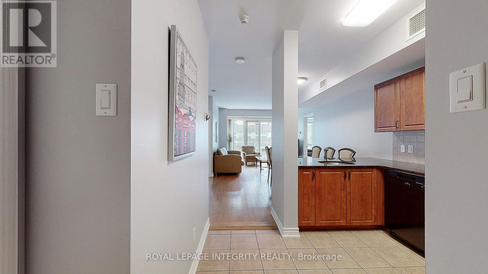 903 - 234 Rideau Street Property Photo 4