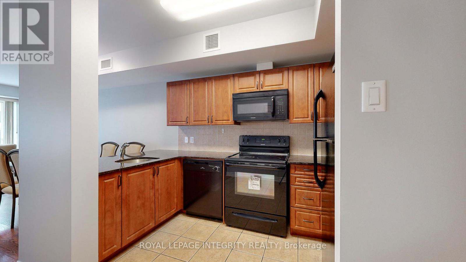 903 - 234 Rideau Street Property Photo 5