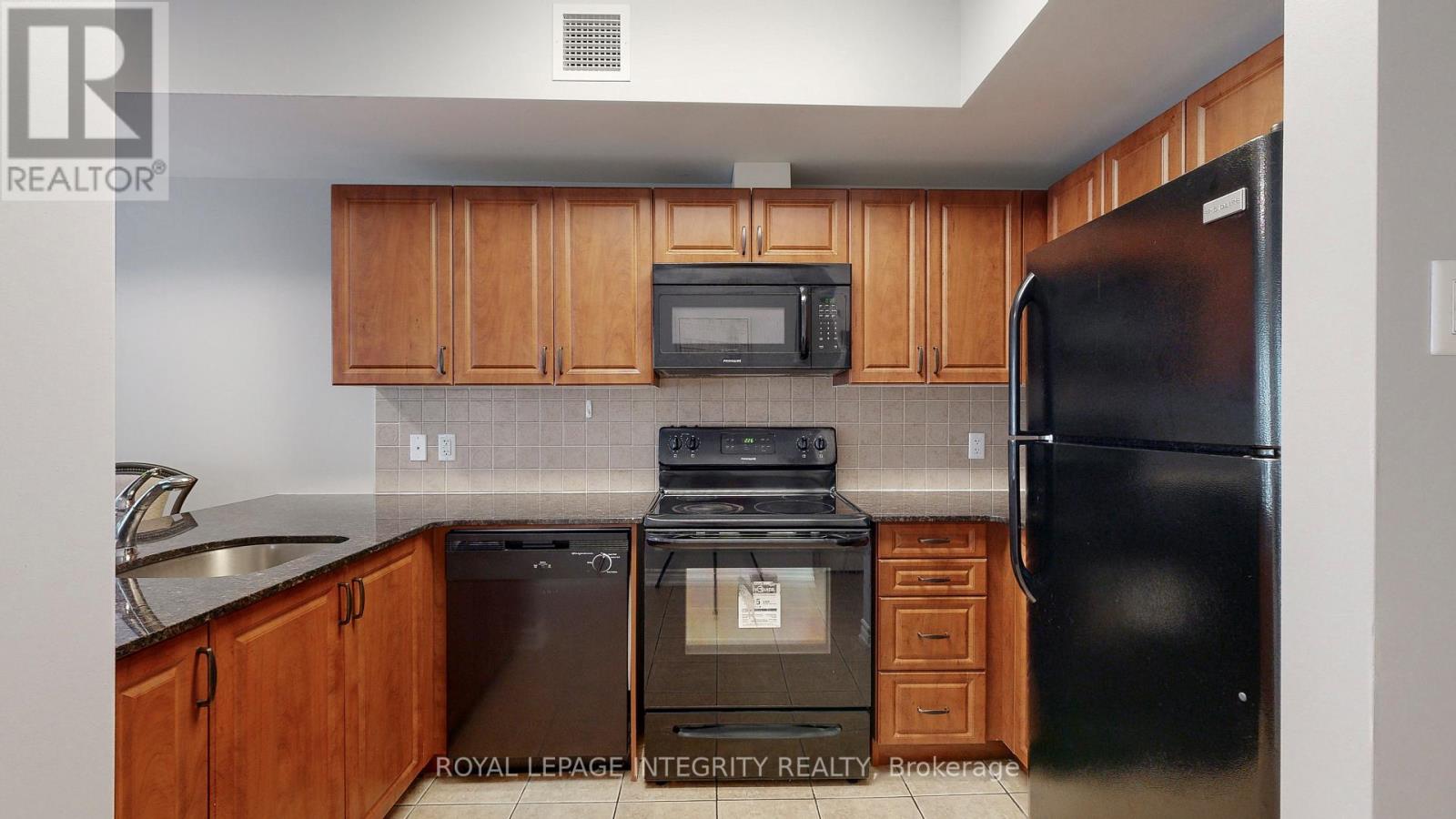 903 - 234 Rideau Street Property Photo 6