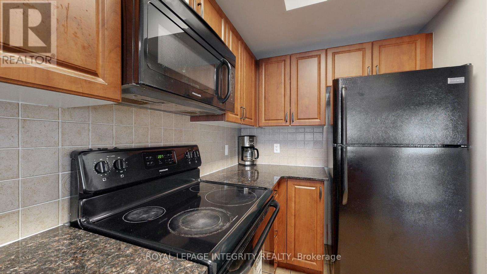 903 - 234 Rideau Street Property Photo 9
