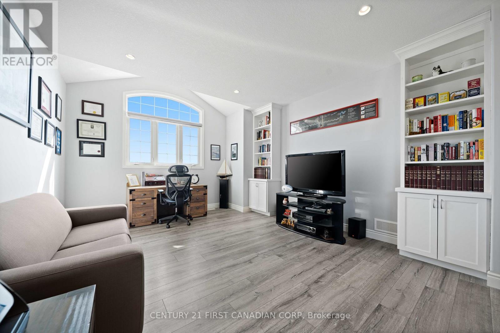 155 Spencer Avenue Property Photo 26