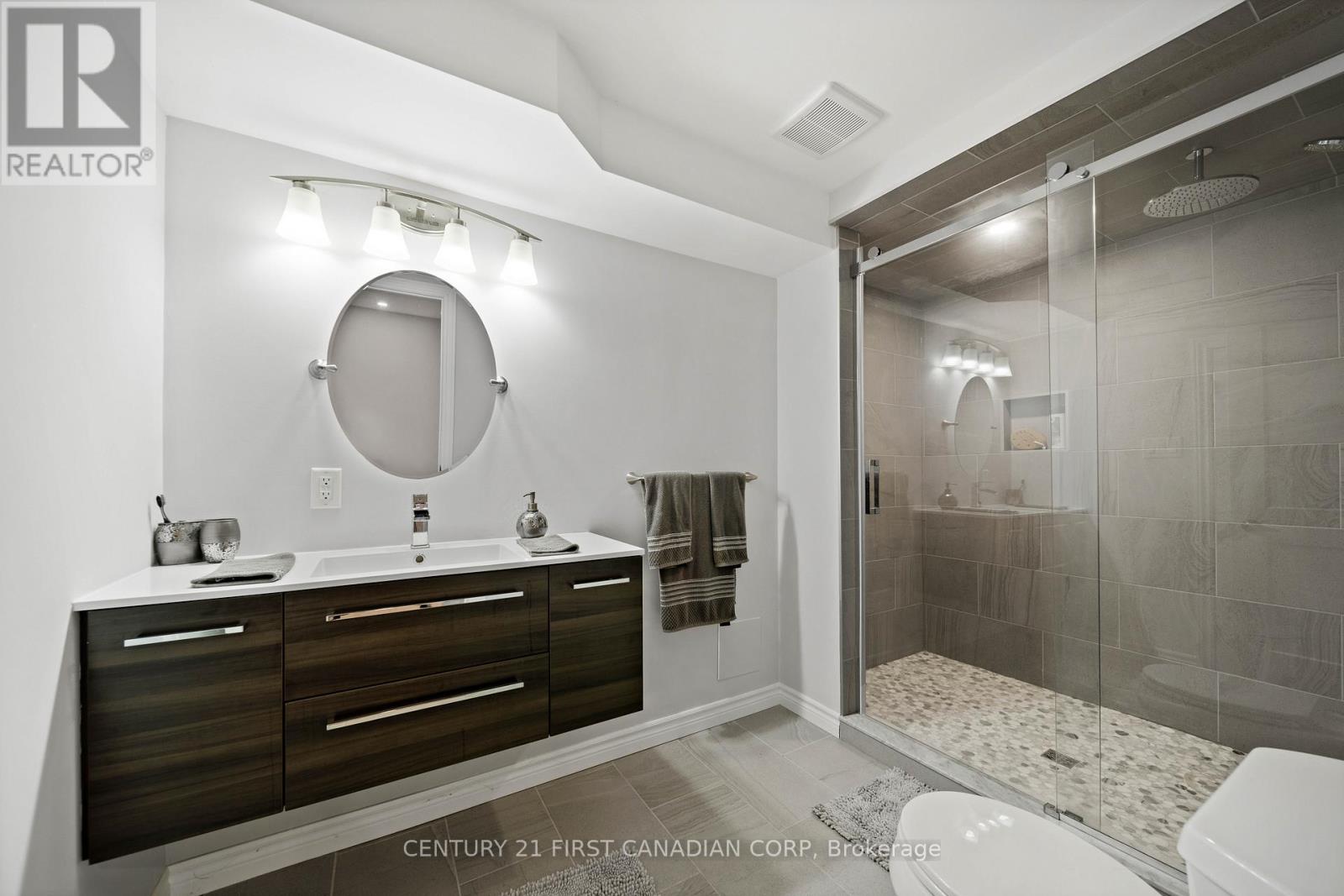 155 Spencer Avenue Property Photo 44