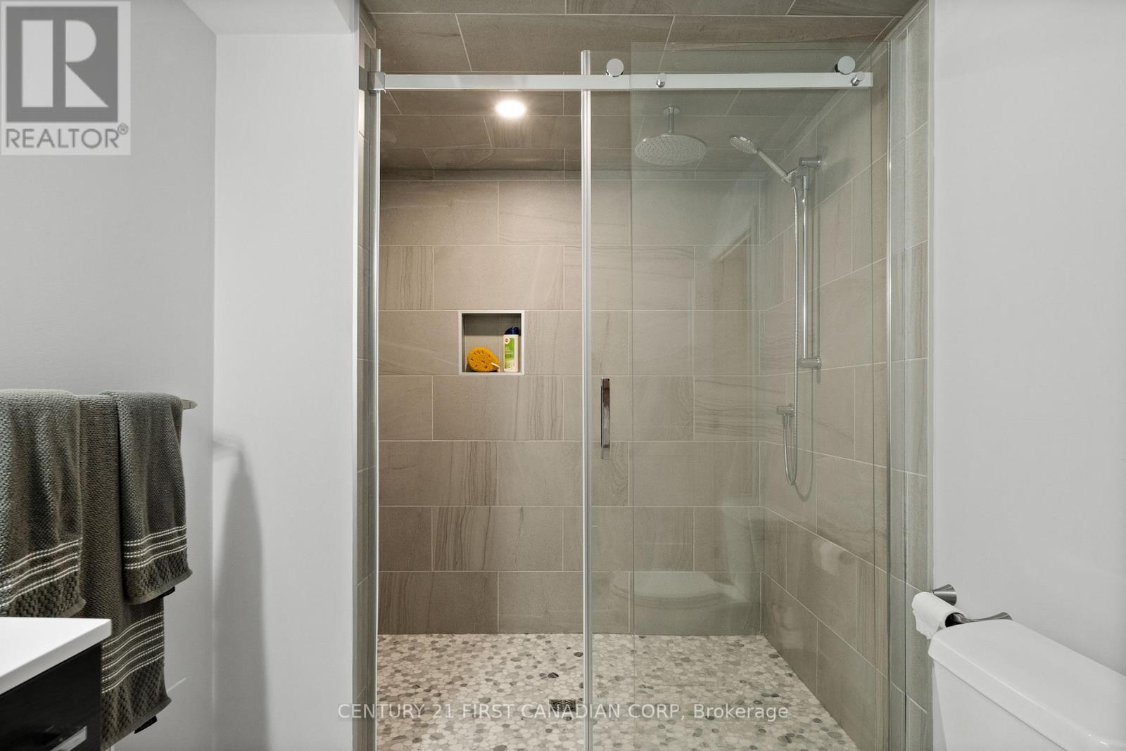 155 Spencer Avenue Property Photo 45