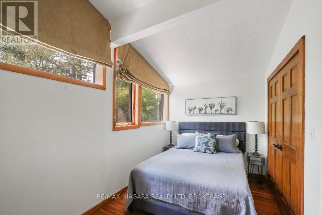 1009 Mercedes Drive N Property Photo 7