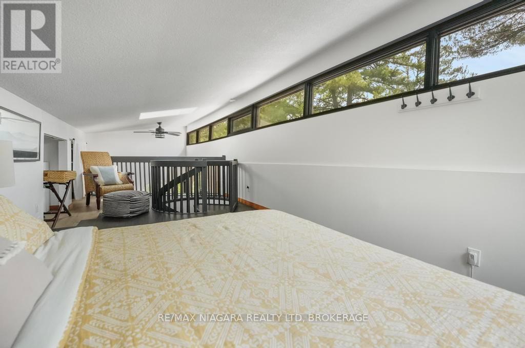 1009 Mercedes Drive N Property Photo 15
