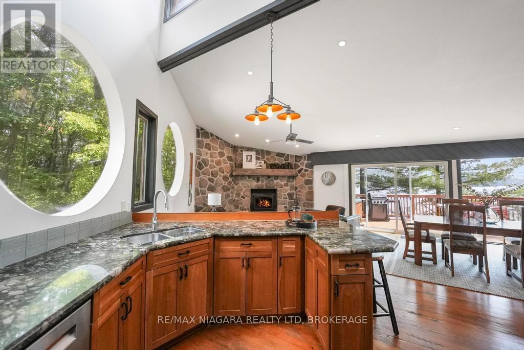 1009 Mercedes Drive N Property Photo 22