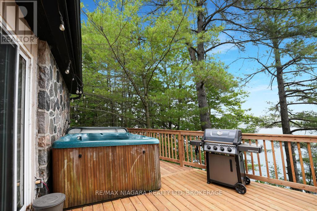 1009 Mercedes Drive N Property Photo 25