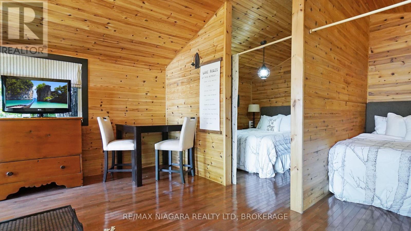 1009 Mercedes Drive N Property Photo 28