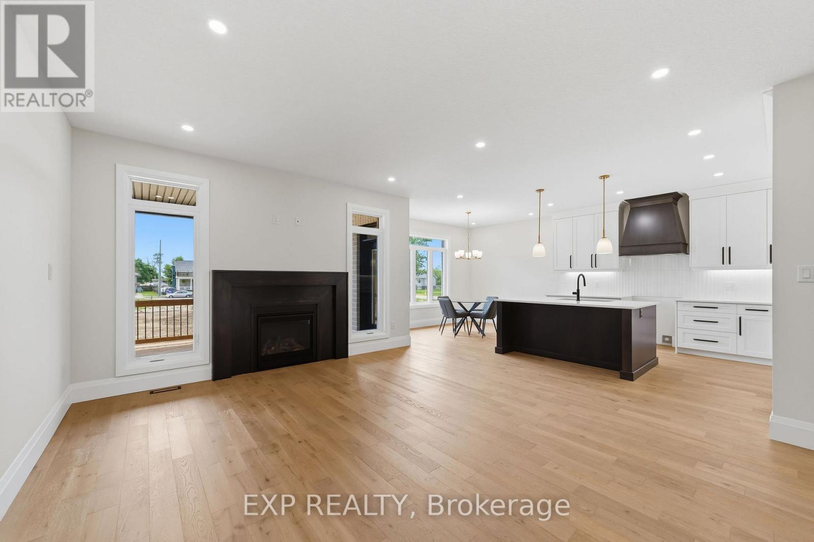 404 Erie Street Property Photo 4