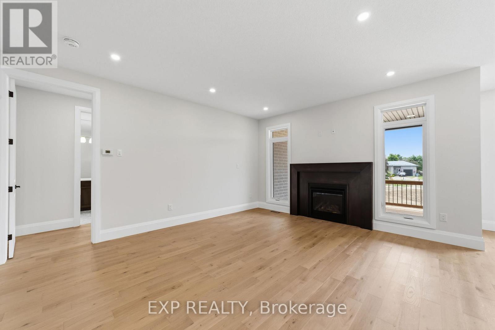 404 Erie Street Property Photo 6