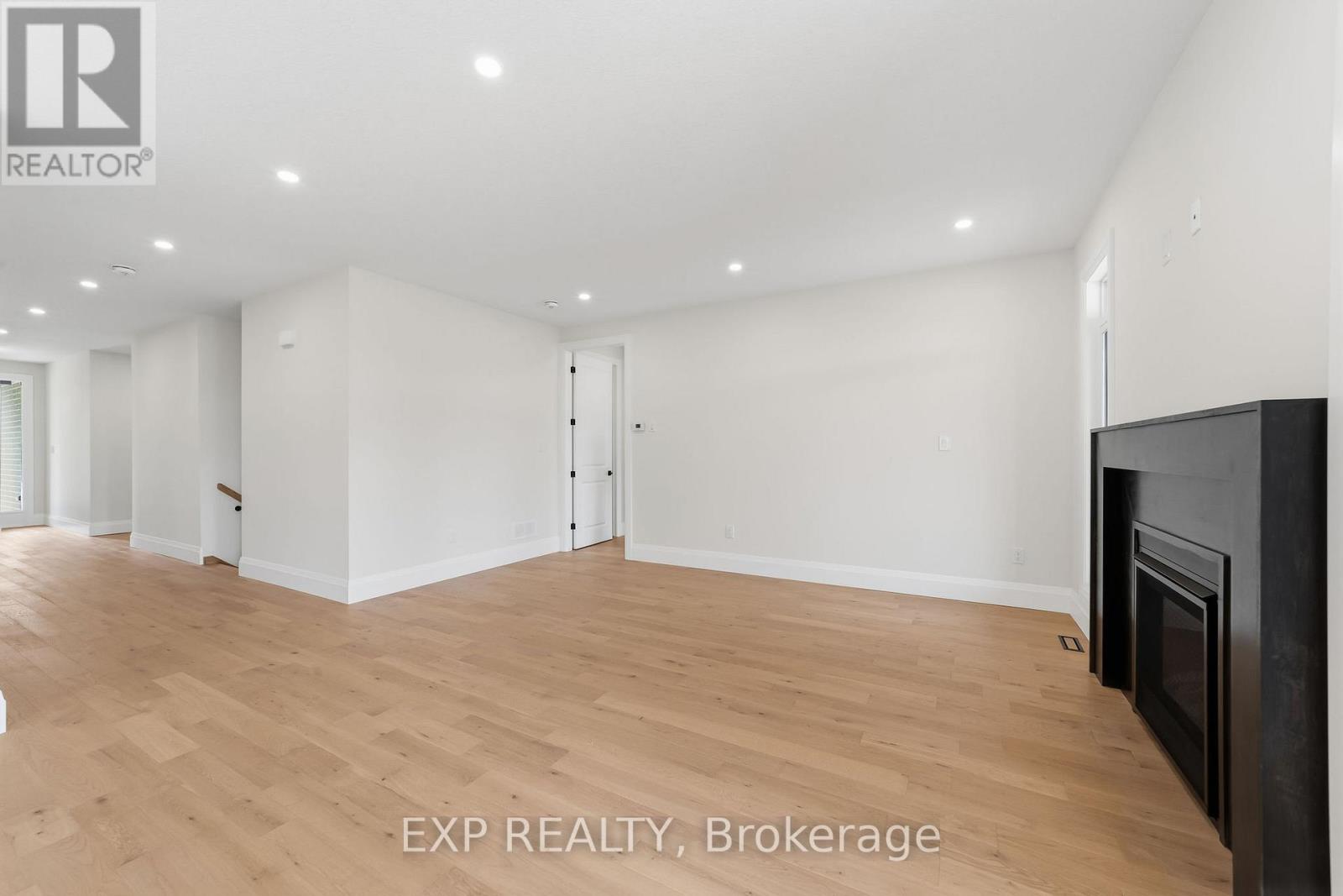 404 Erie Street Property Photo 8