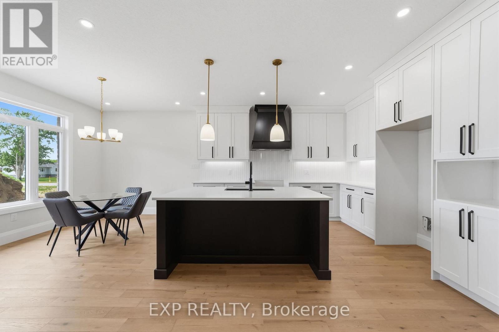 404 Erie Street Property Photo 10