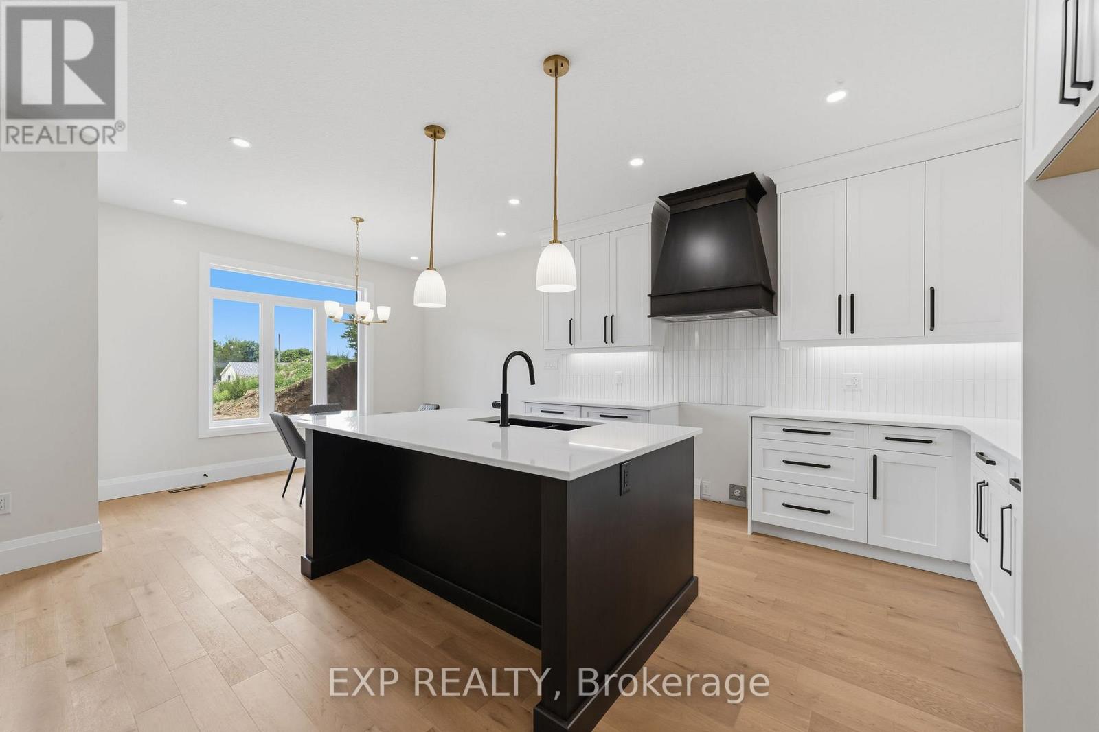 404 Erie Street Property Photo 11
