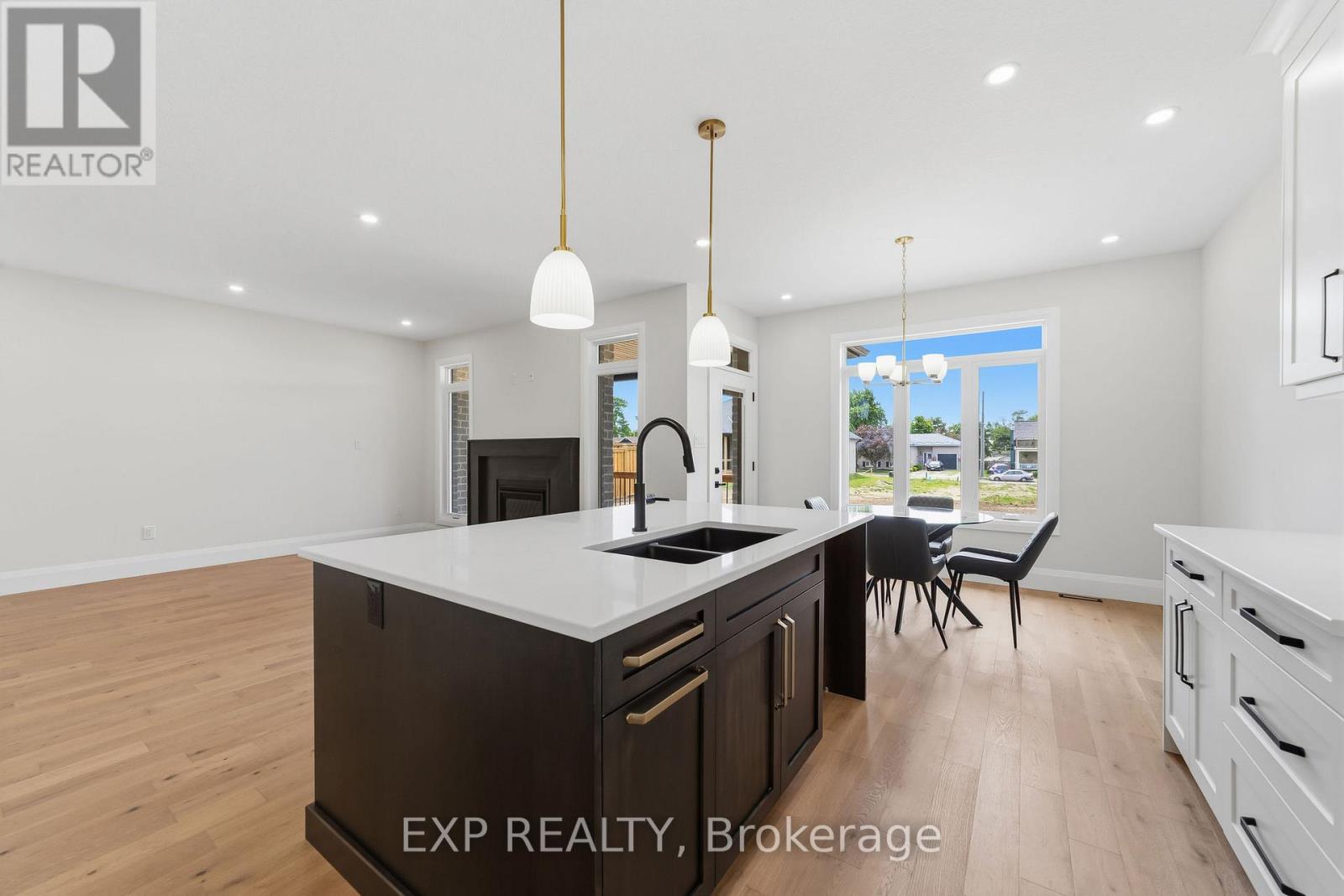 404 Erie Street Property Photo 12