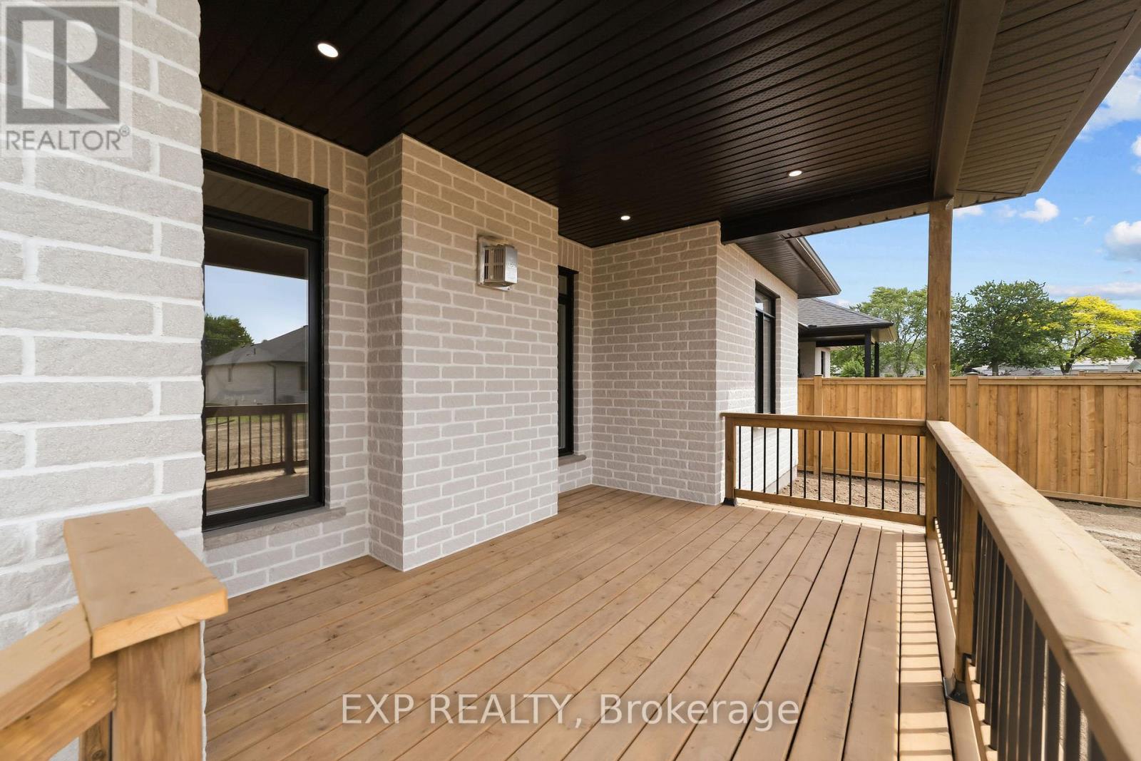 404 Erie Street Property Photo 16