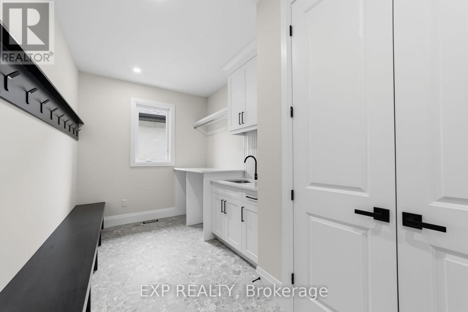 404 Erie Street Property Photo 18