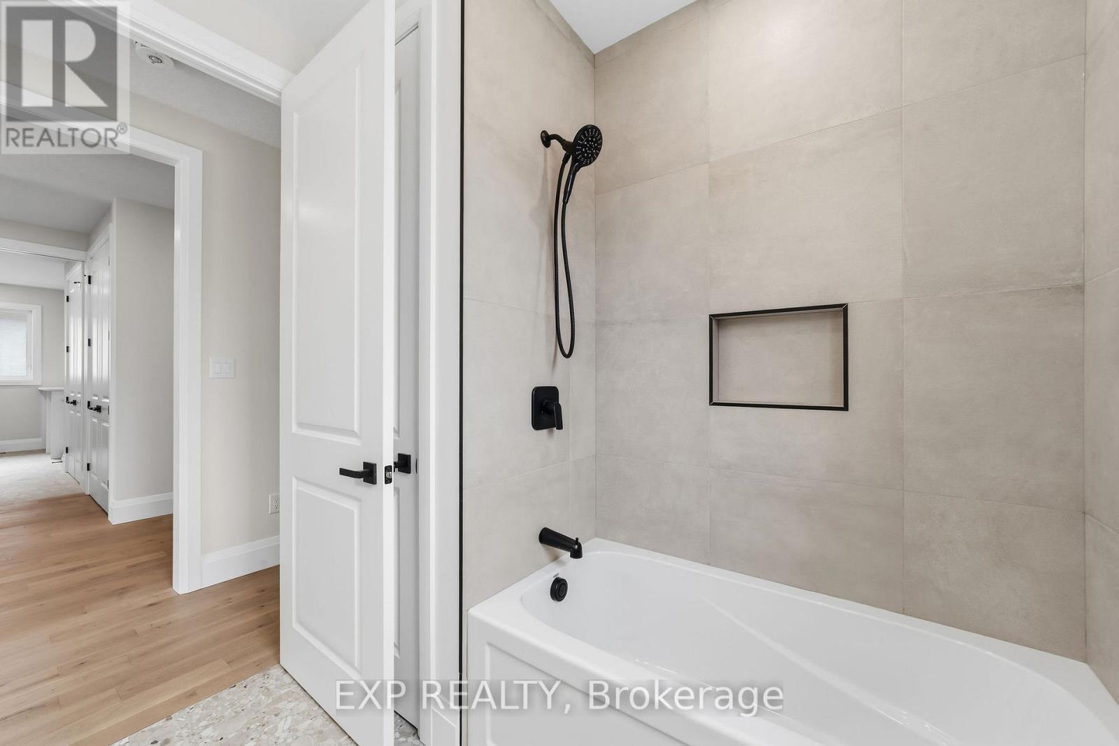 404 Erie Street Property Photo 22