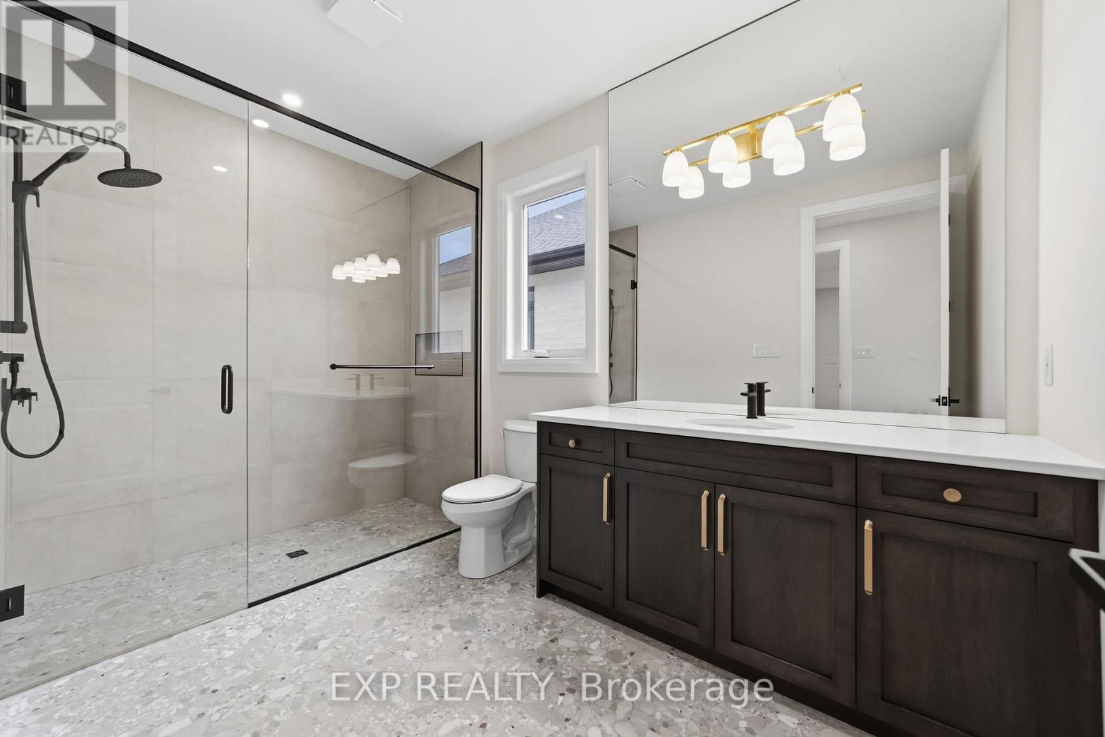 404 Erie Street Property Photo 27