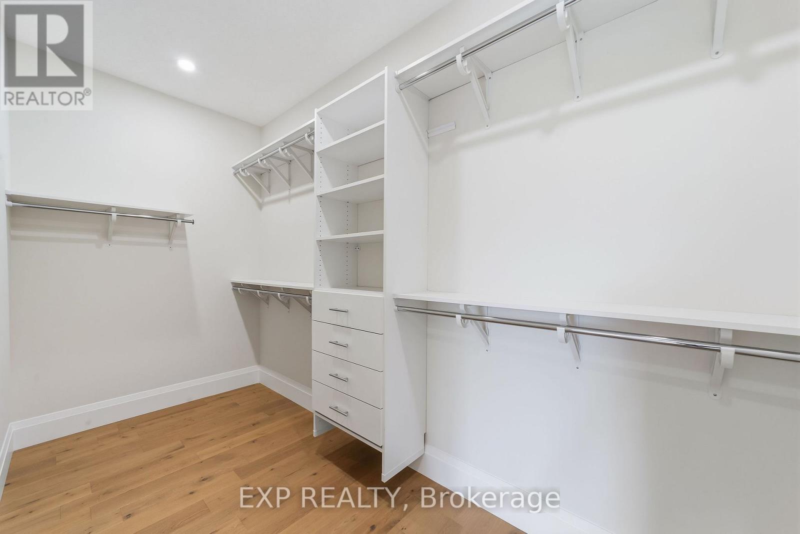 404 Erie Street Property Photo 28