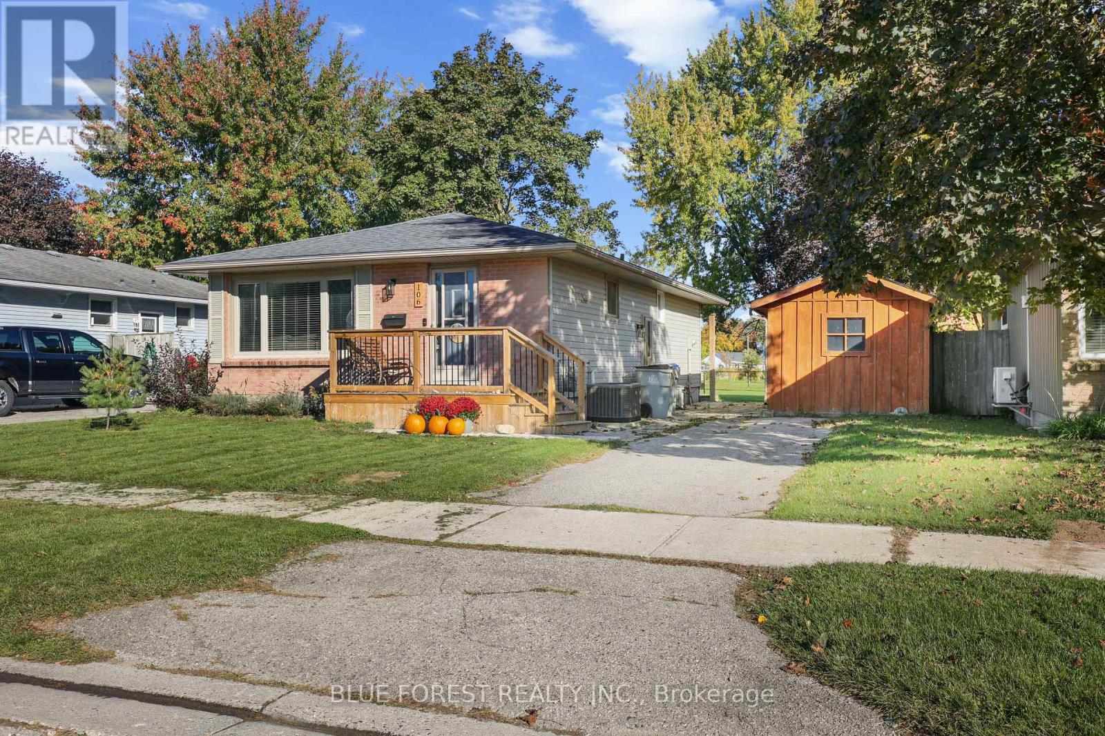 106 Harold Ct Court Property Photo 1