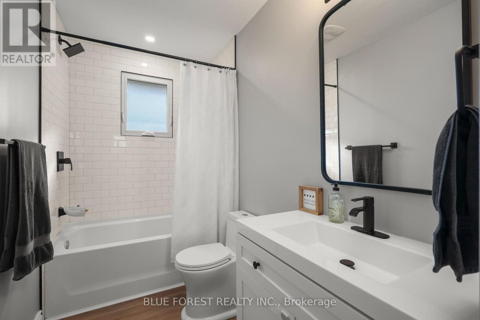 106 Harold Ct Court Property Photo 24