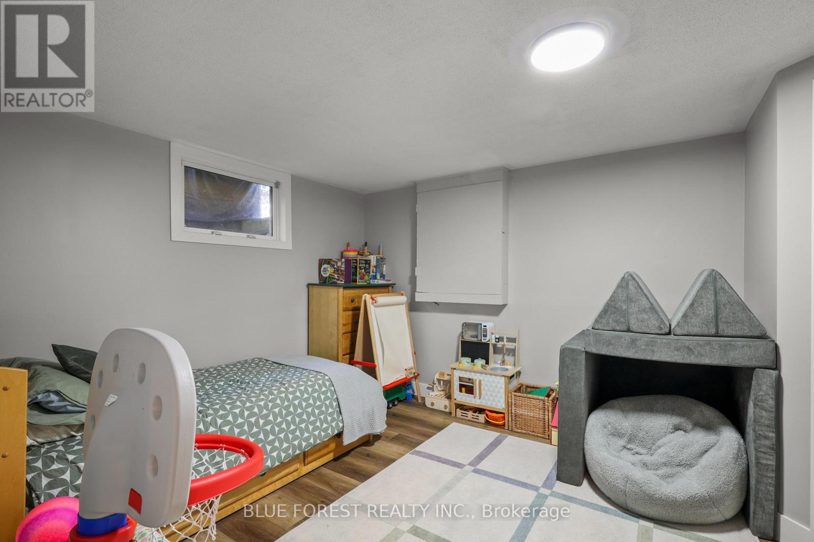 106 Harold Ct Court Property Photo 33