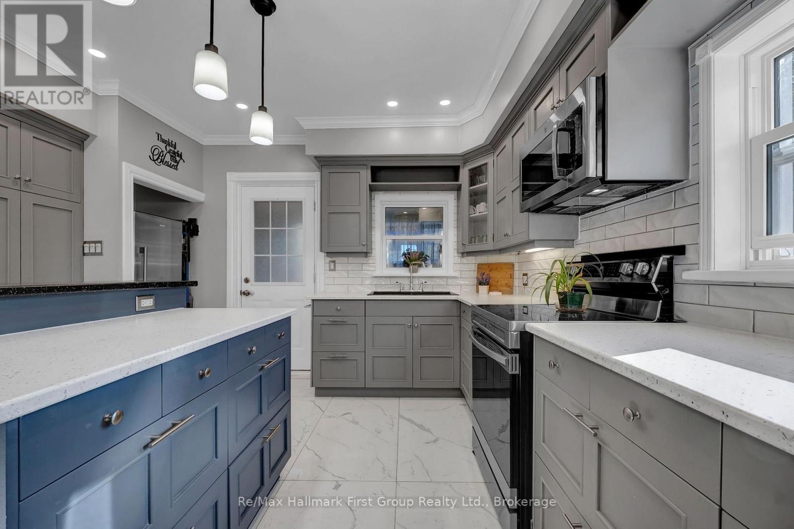 5 Elgin Street N Property Photo 5
