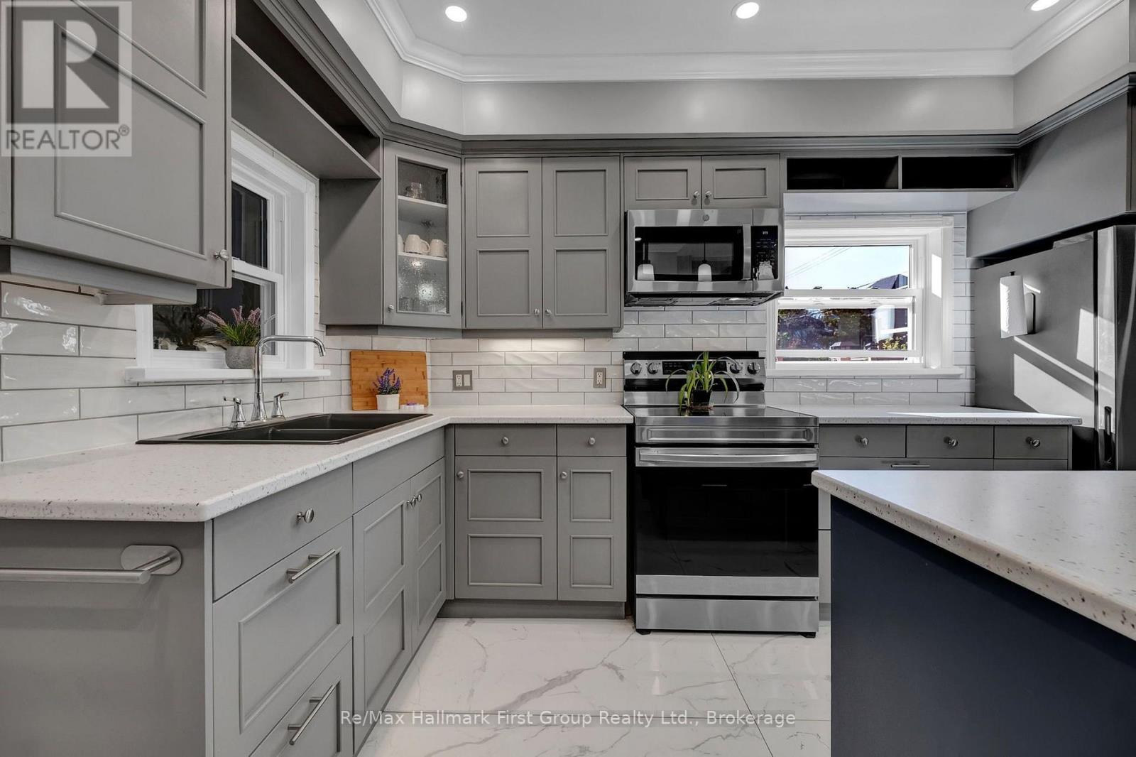 5 Elgin Street N Property Photo 6