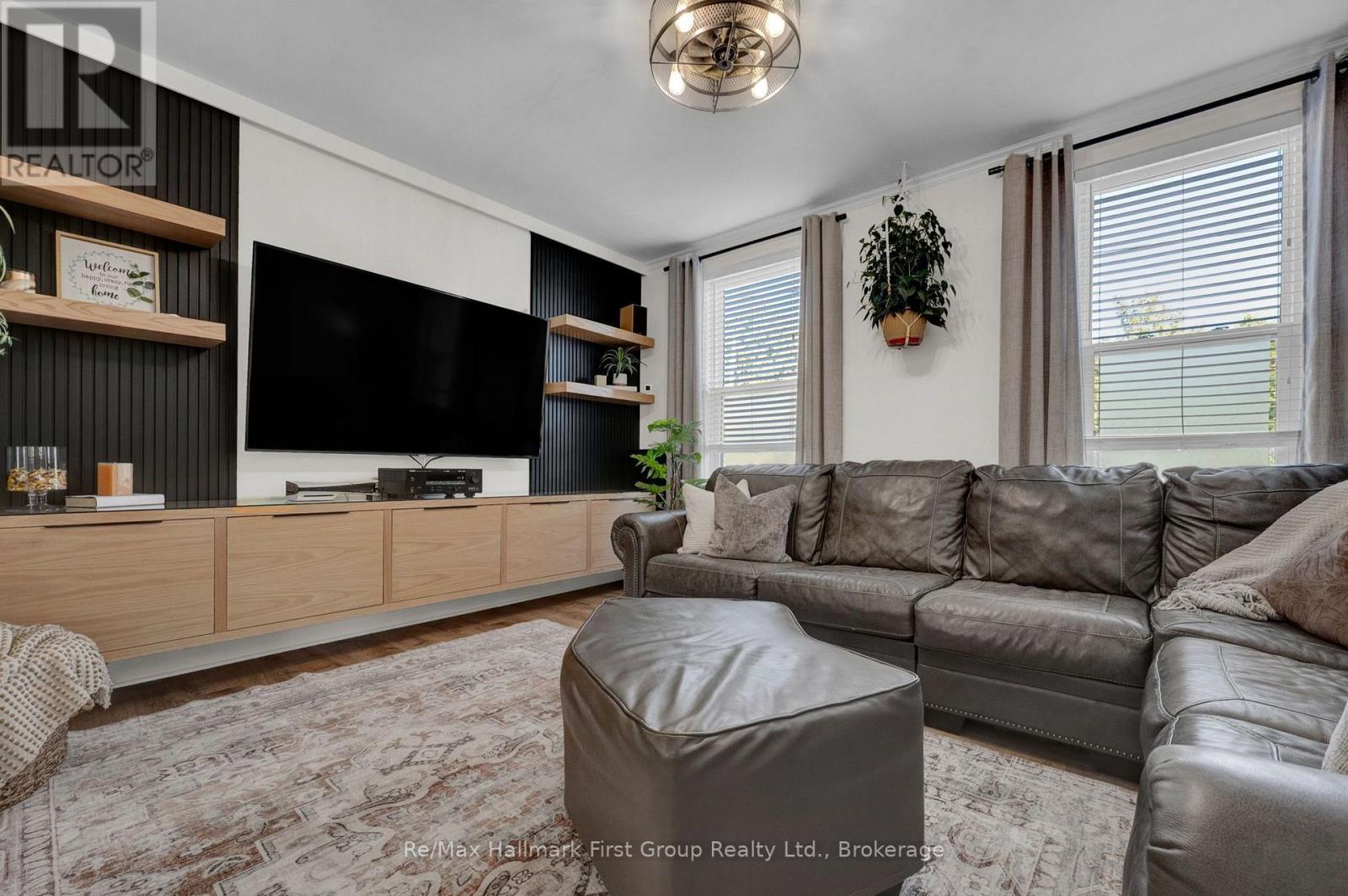 5 Elgin Street N Property Photo 14