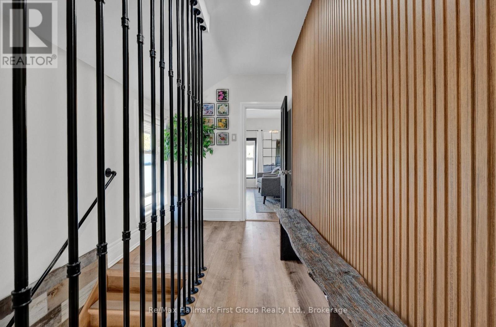 5 Elgin Street N Property Photo 25