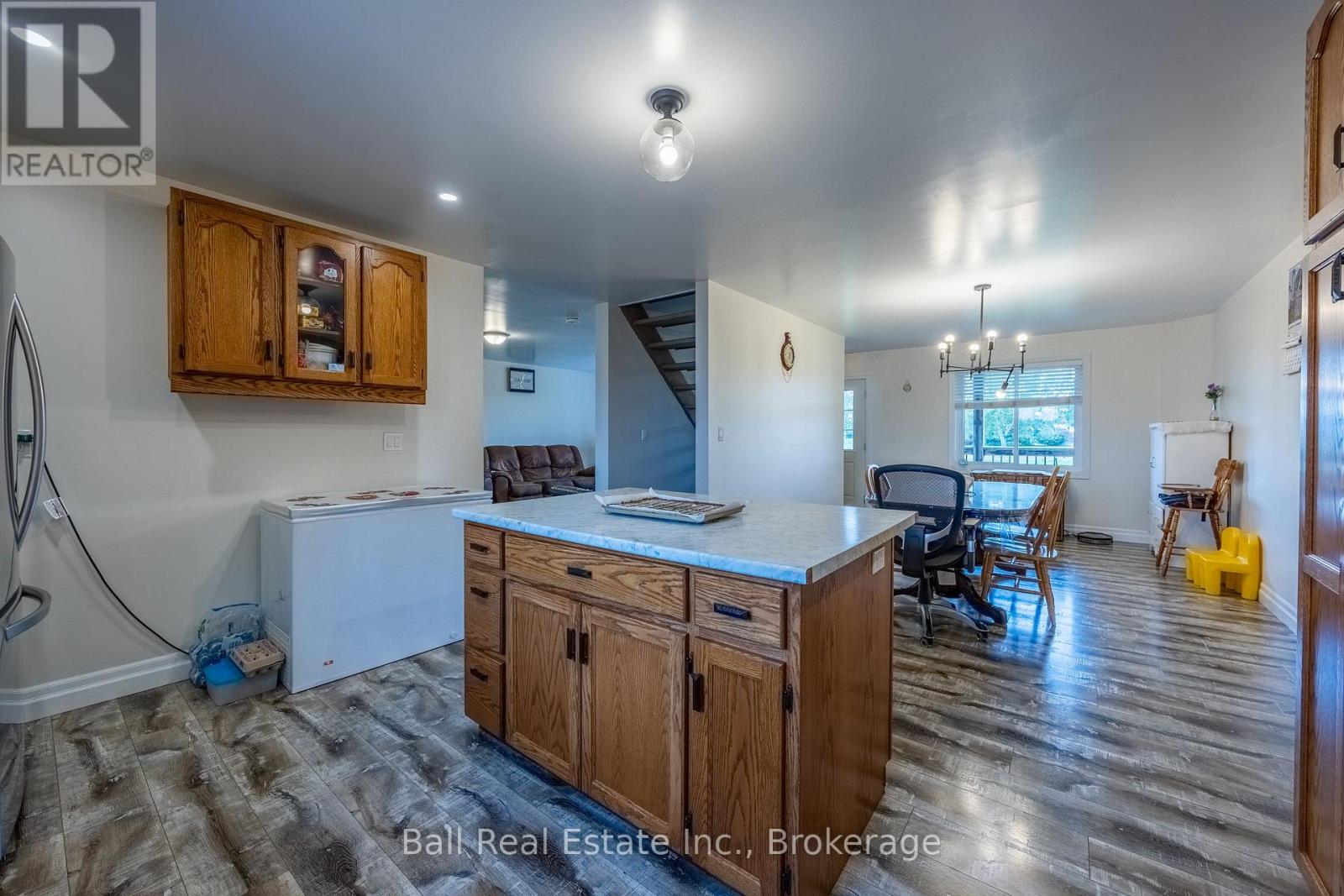 126183 Mall Road Property Photo 12