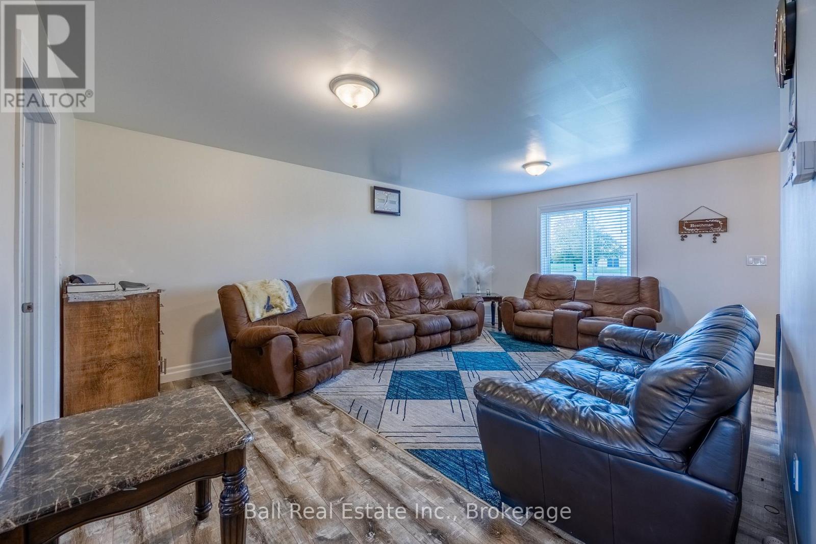 126183 Mall Road Property Photo 13