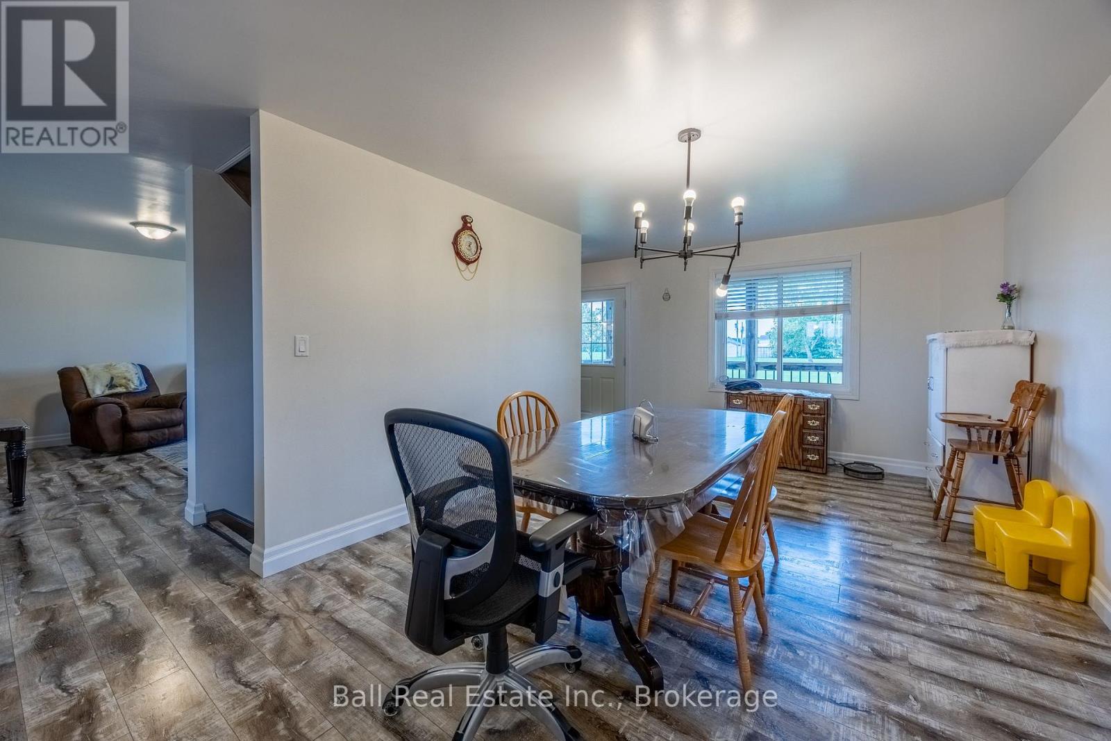 126183 Mall Road Property Photo 15