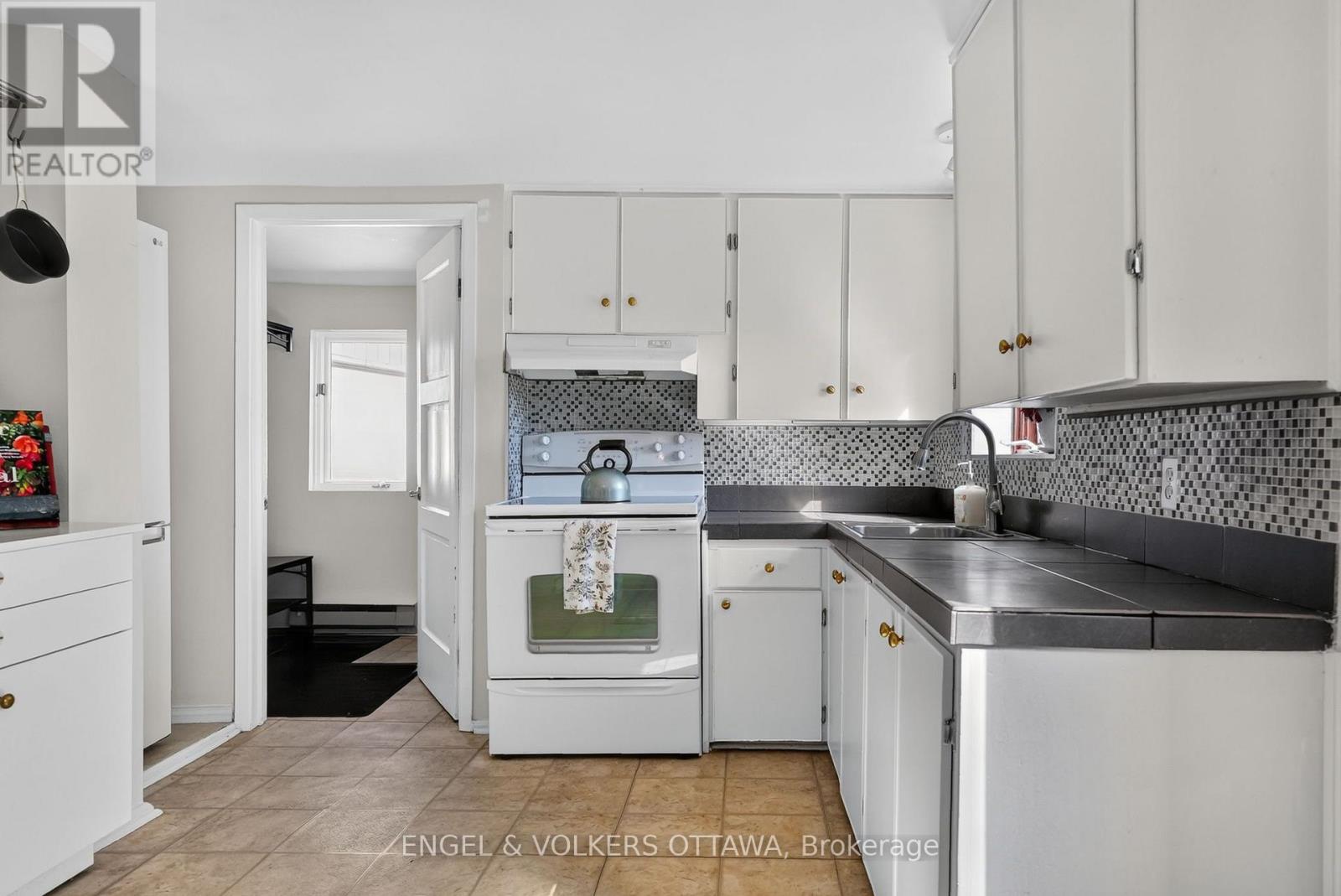 319 Savard Avenue Property Photo 24