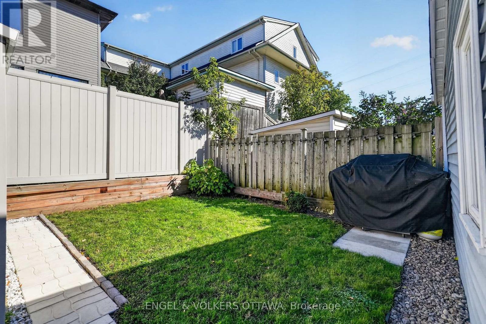 319 Savard Avenue Property Photo 42