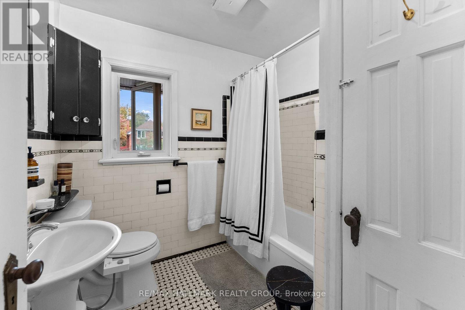 425 Chapel Street Property Photo 13