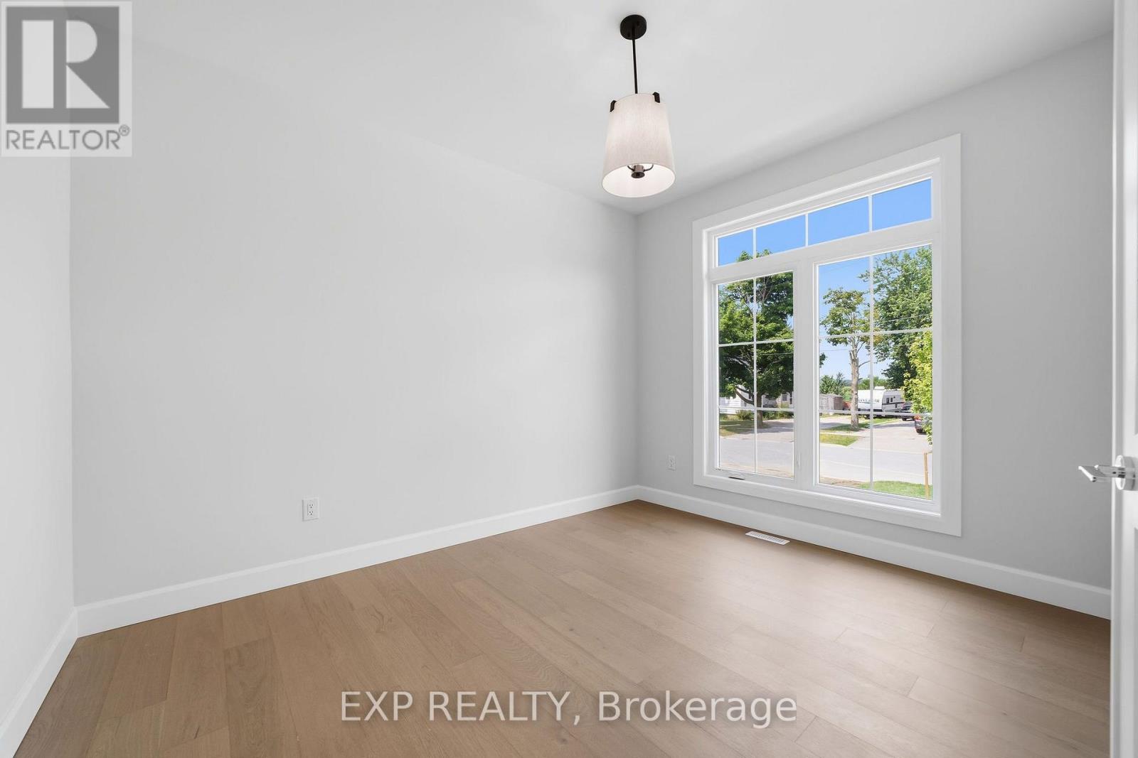 253 John Street Property Photo 12