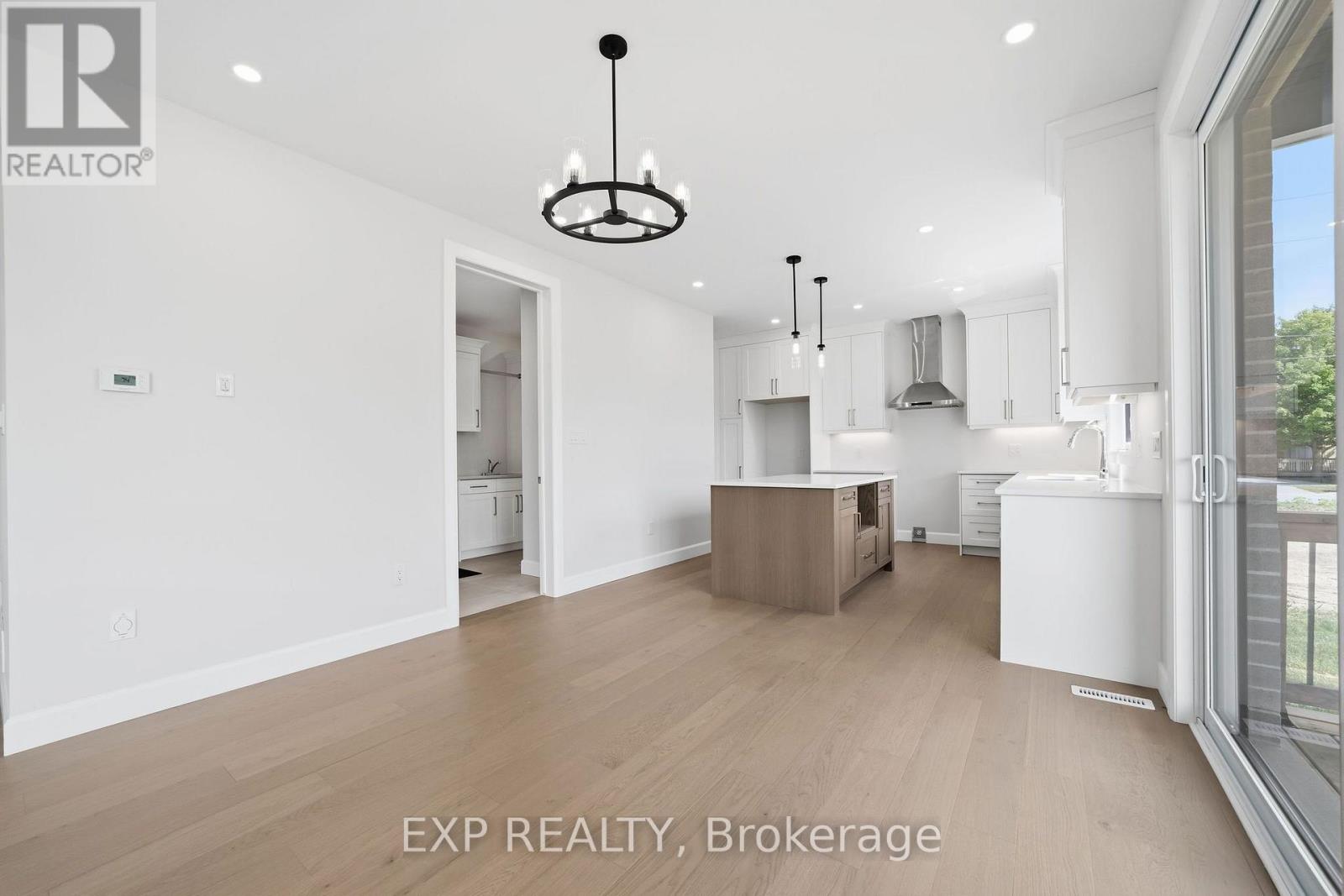 253 John Street Property Photo 16