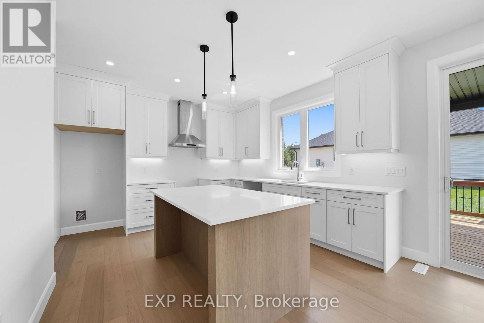 253 John Street Property Photo 17