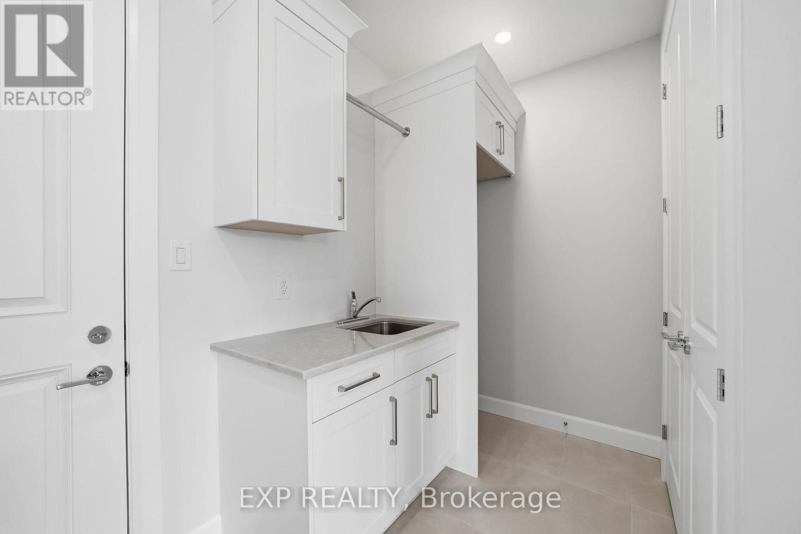 253 John Street Property Photo 19