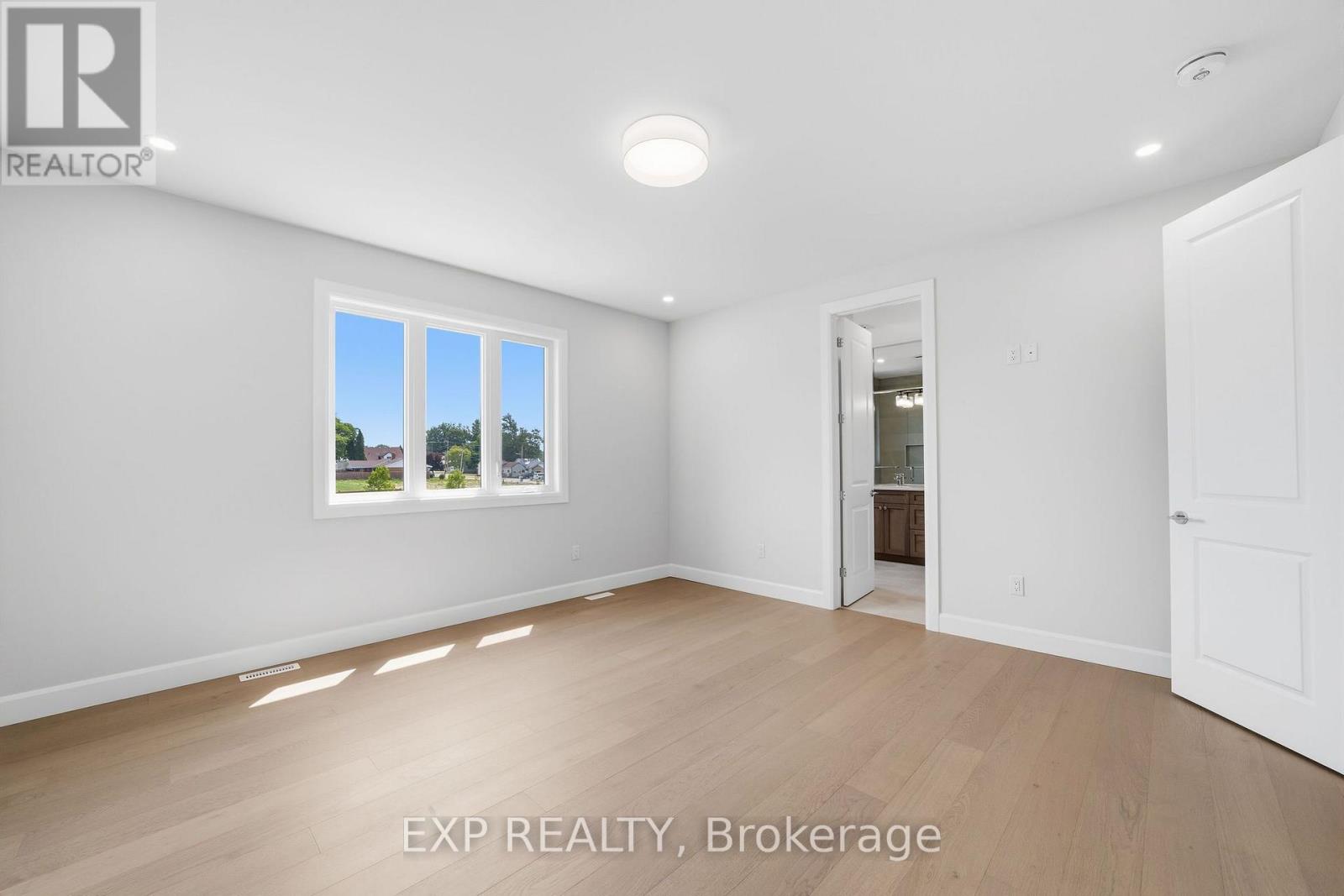 253 John Street Property Photo 22