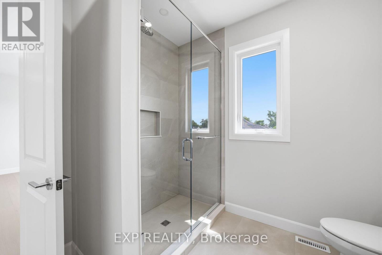 253 John Street Property Photo 24