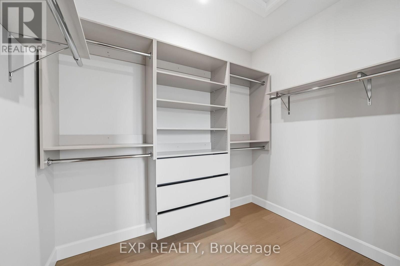 253 John Street Property Photo 26