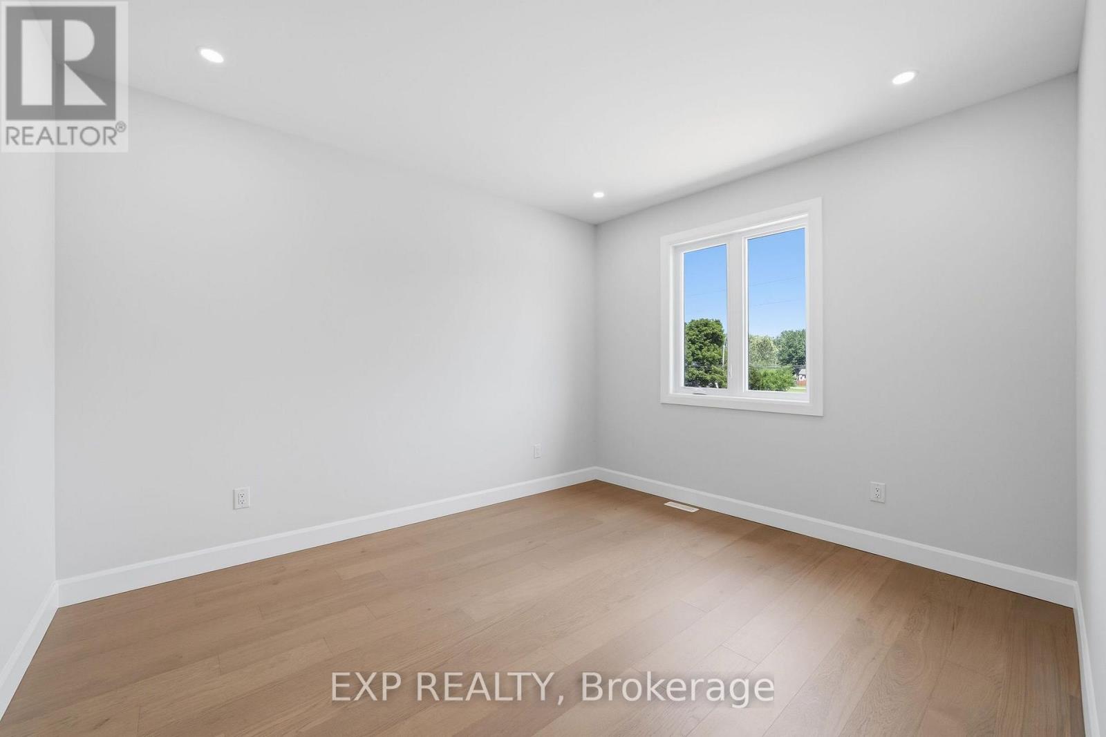 253 John Street Property Photo 28