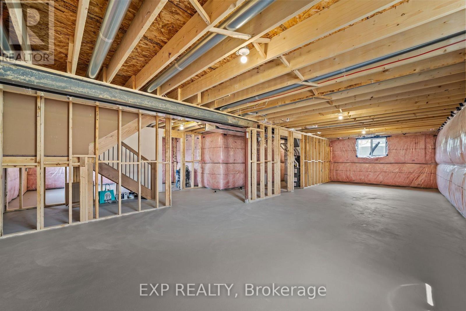 253 John Street Property Photo 33