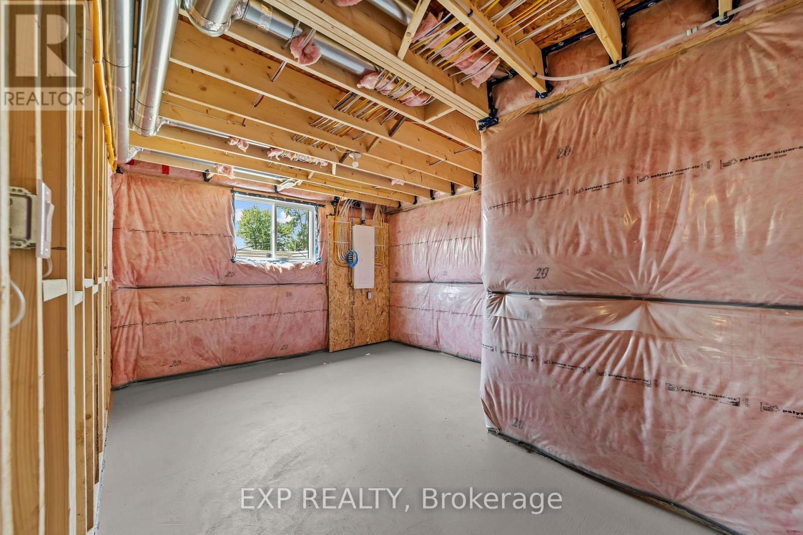 253 John Street Property Photo 34