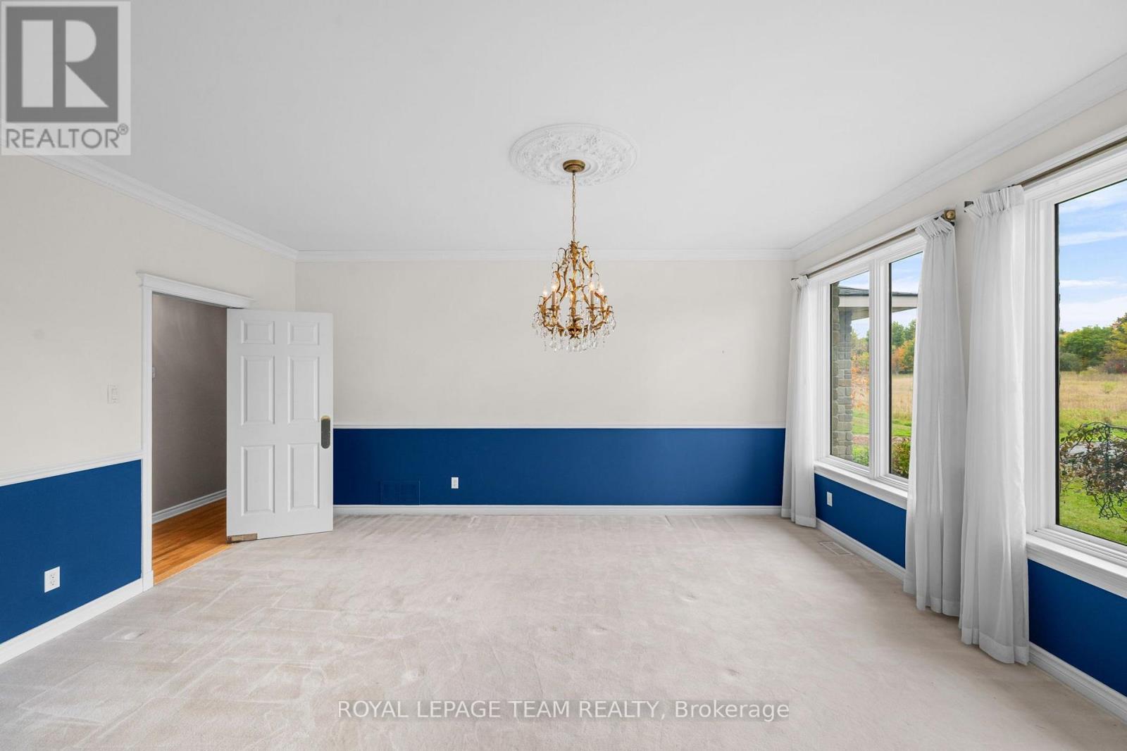 285 Pinhey Point Road Property Photo 11