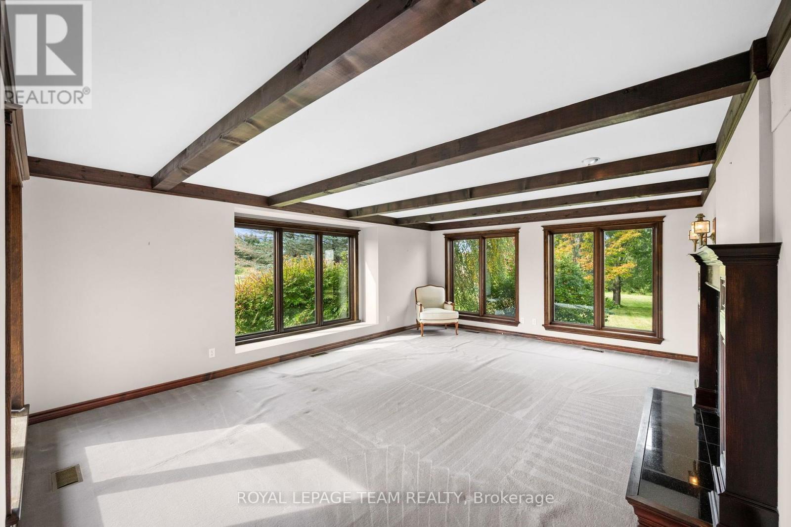 285 Pinhey Point Road Property Photo 15