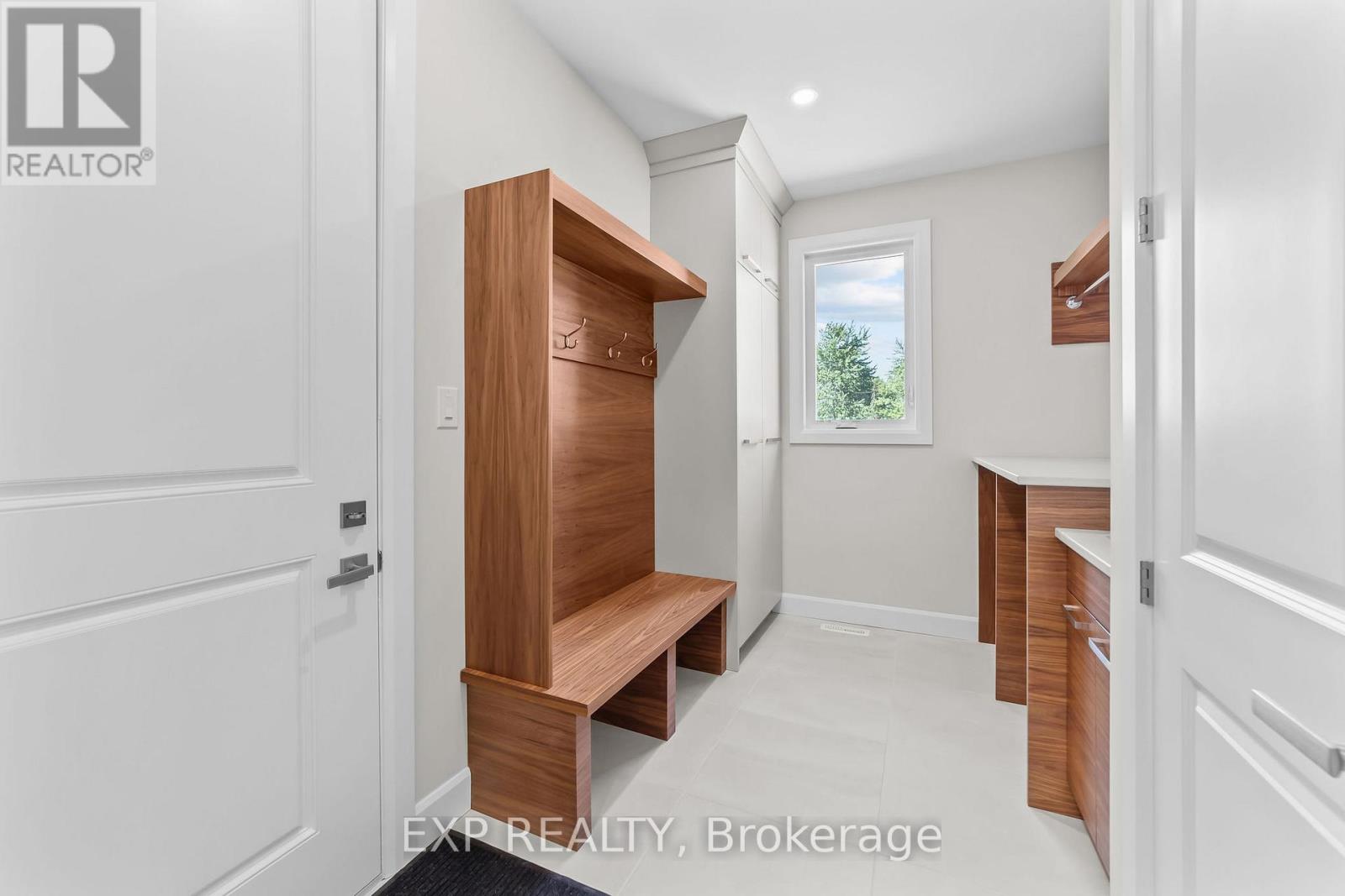 409 Ontario Street Property Photo 13