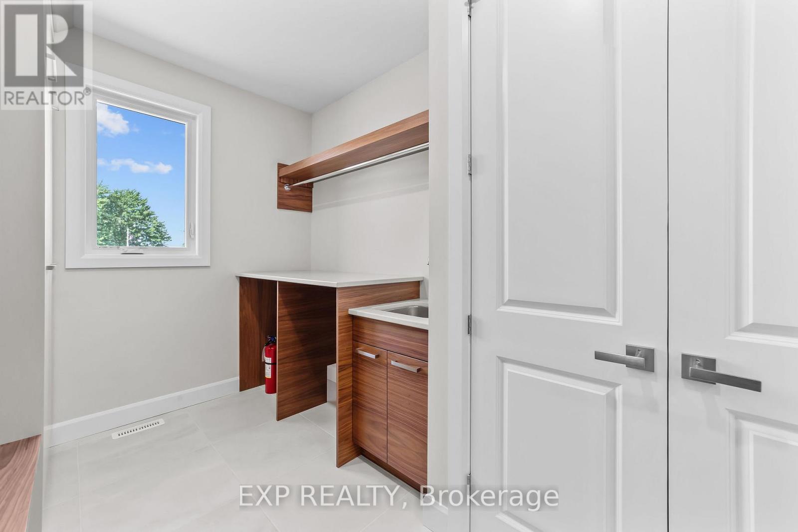 409 Ontario Street Property Photo 14